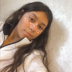 Meet your Posher, Chloe